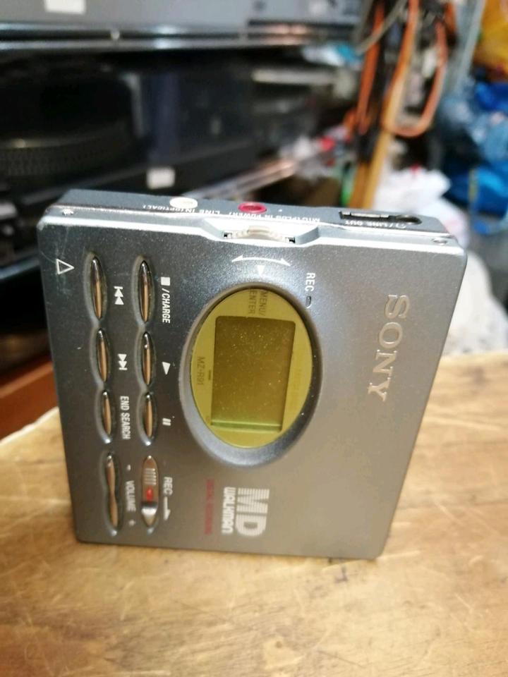 SONY MZ-R91, portabler MiniDiscman mit Original-Adapter!!