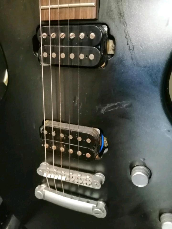 E-Gitarre "ARIA", guter Zustand, 1 Saite fehlt!!