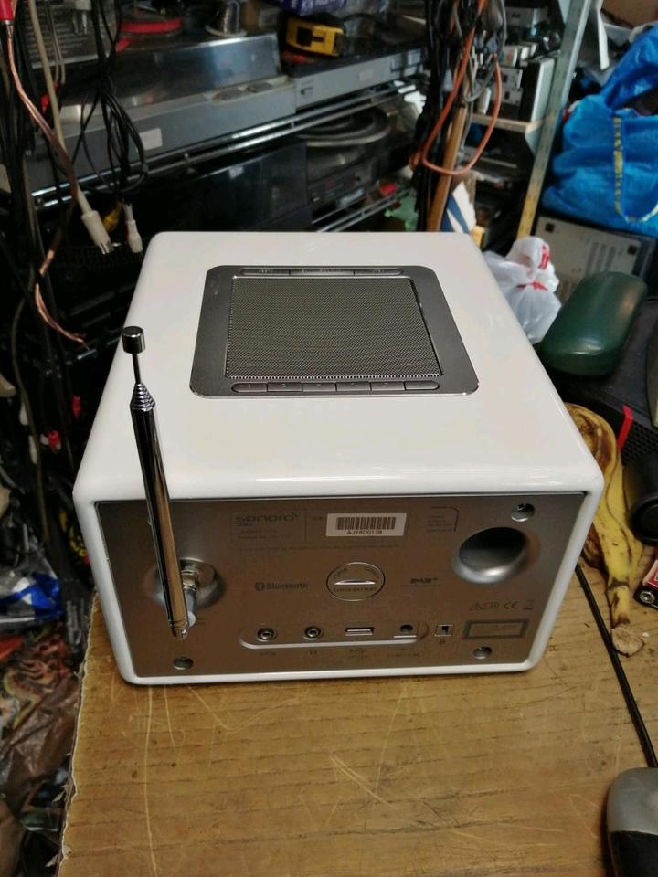 SONORO QUBO-220, CD Digital Radio mit Universal-Adapter (NEU)