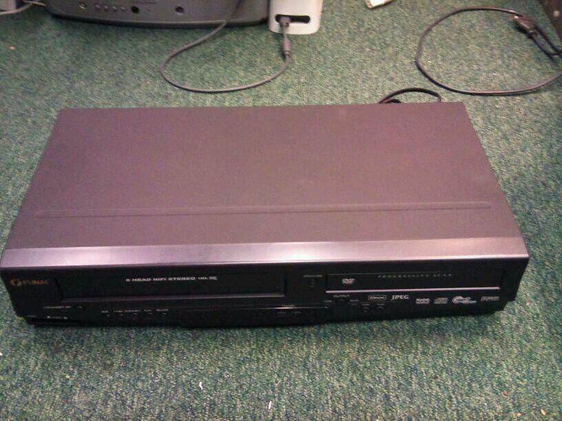 FUNAI D8A-A4110DB DVD-Player/VHS-Recorder ; guter Zustand!