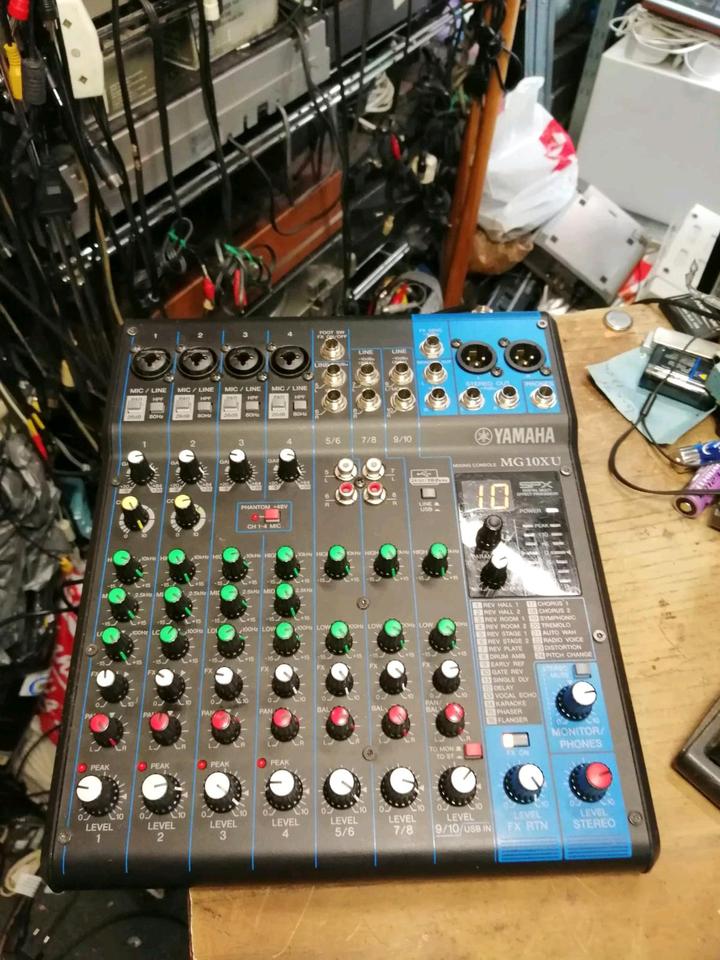 YAMAHA MG10XU, Mixer mit Original-Adapter!!!