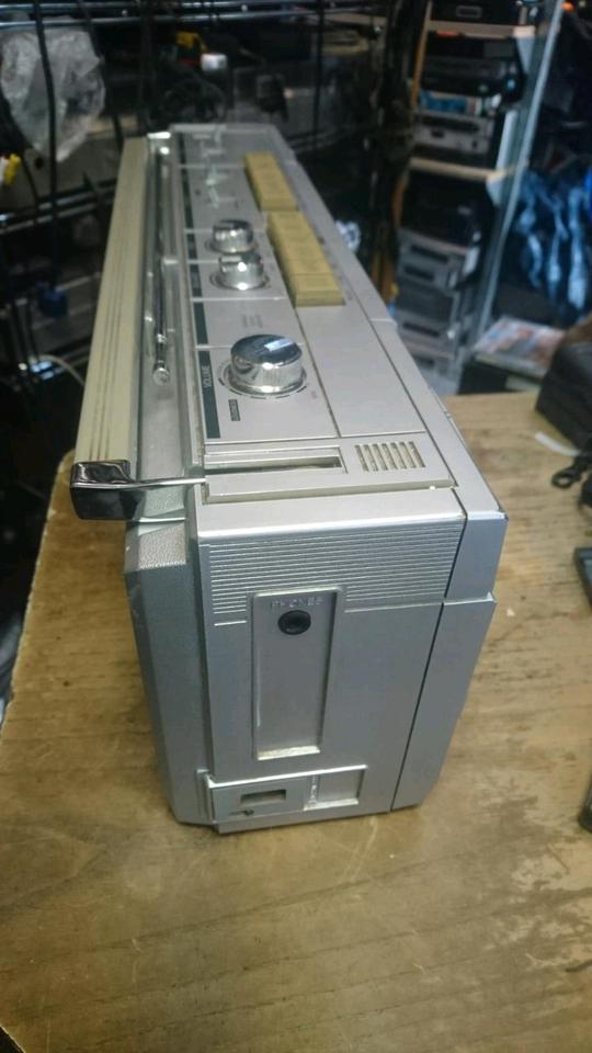 SHARP GF-450H, Doppelcassetten-Radio-Recorder