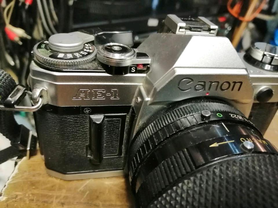 CANON AE-1 Analog-Kamera mit Objektiv SOLIGOR + B+W 72E Linse!!