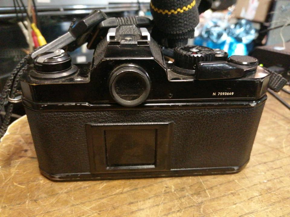 NIKON FM2 Analog-Kamera + ZOOM NIKKOR 35~200 mm Objektiv!!