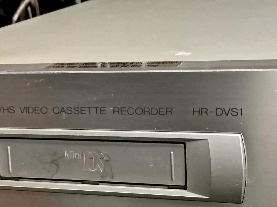 JVC HR-DVS1EU, -VHS-Recorder + Mini-DV-Recorder, etwas DEFEKT!