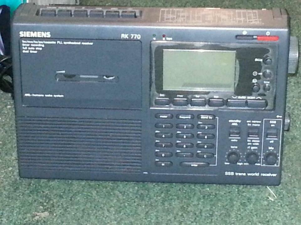 SIEMENS RK-770 G6 II; Radio-Cassetten-Recorder, etwas DEFEKT!