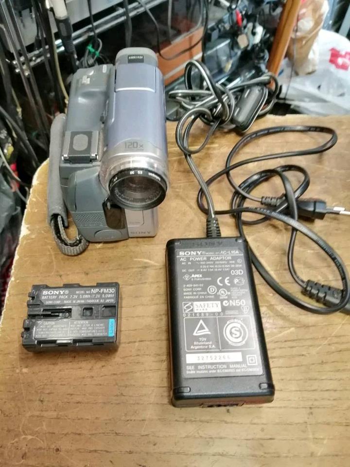 SONY DCR-TRV14E, MiniDV-Videocamera mit Zubehör!!!