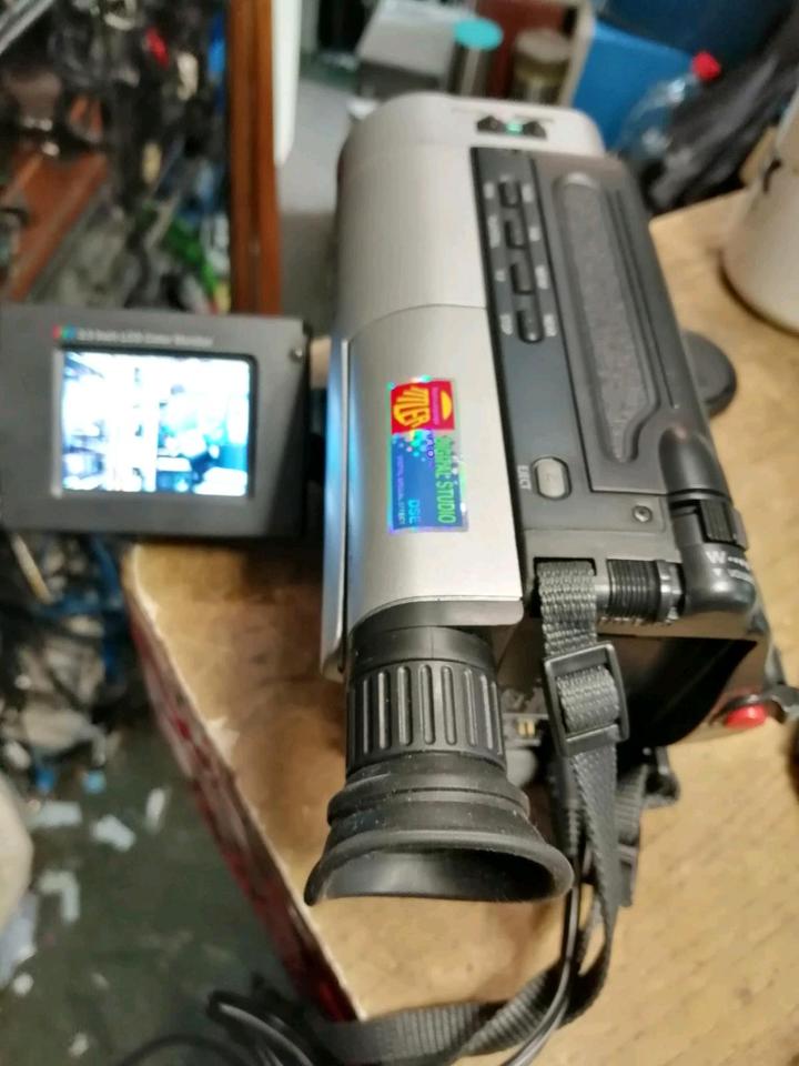 SAMSUNG VP-L300, Videocamera Video 8, mit Zubehör!!!