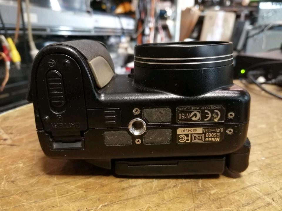 NIKON COOLPIX 5000, Digital-Kamera mit Zubehör!!