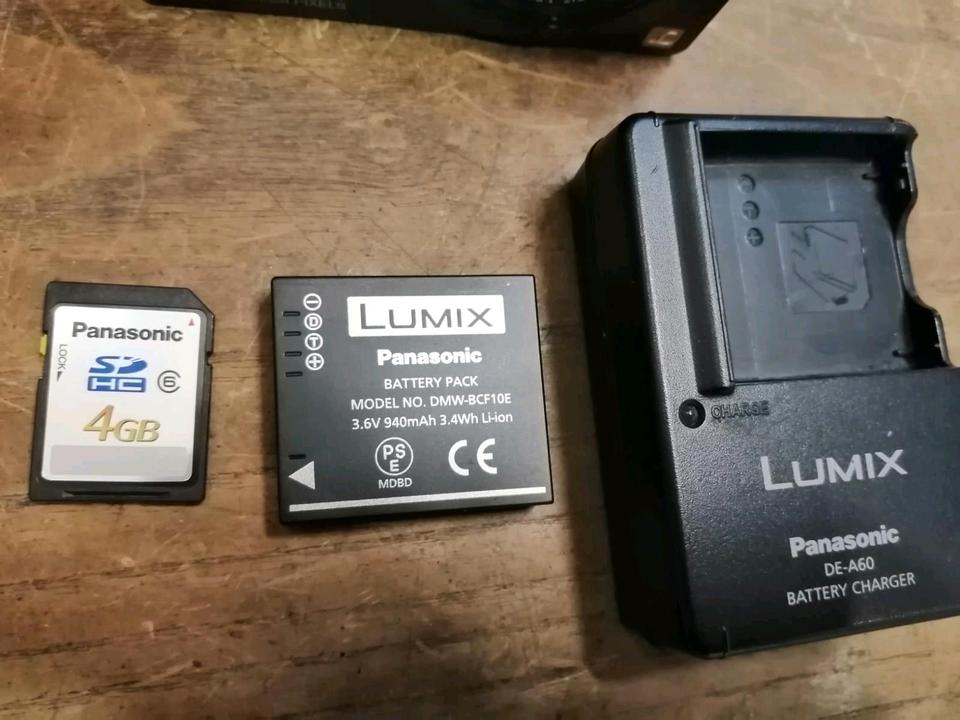 PANASONIC LUMIX DMC-FX550, Digital-Kamera mit Zubehör!!