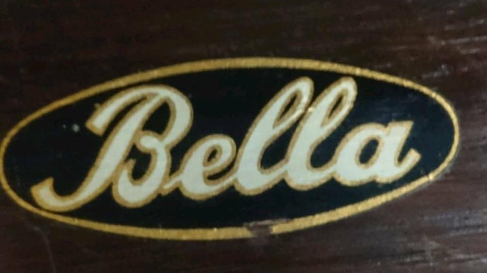 GRAMMOPHON "BELLA", Plattenteller dreht sich, aber OHNE Nadel