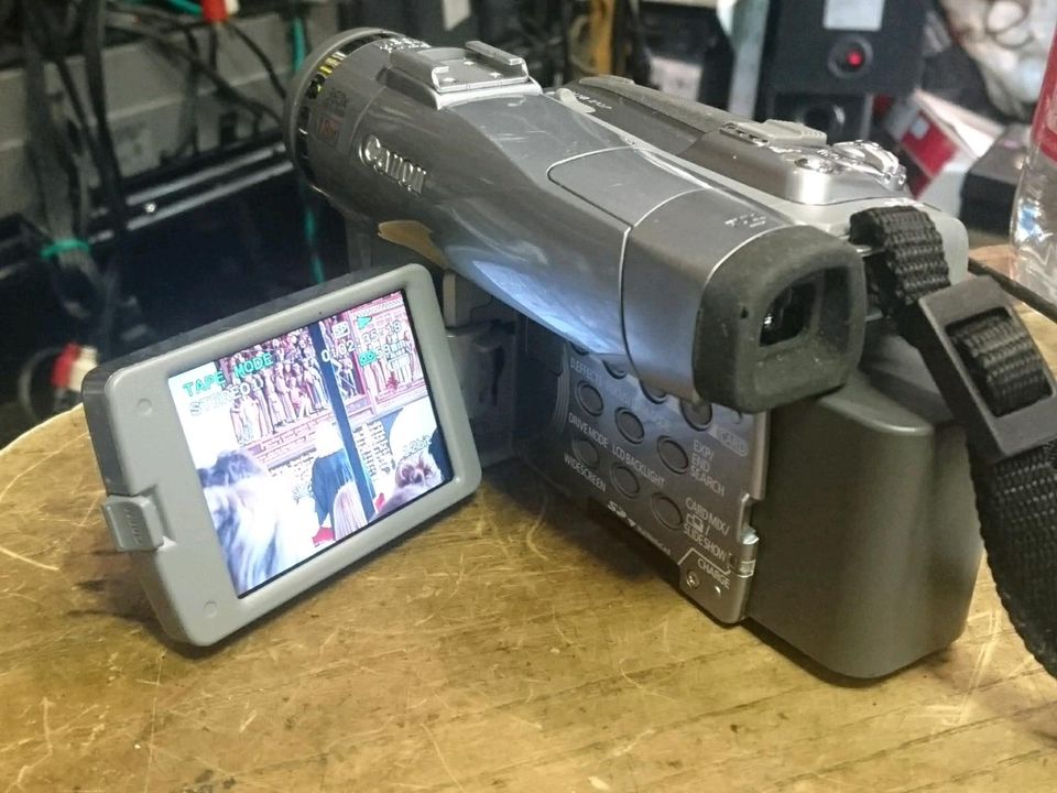 CANON MVX300E, MiniDV-Videocamera mit Zubehör!!