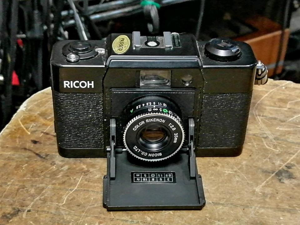 RICOH FF-1 Color Rikenon, Analog-Kamera mit 2 NEUEN Batterien!!