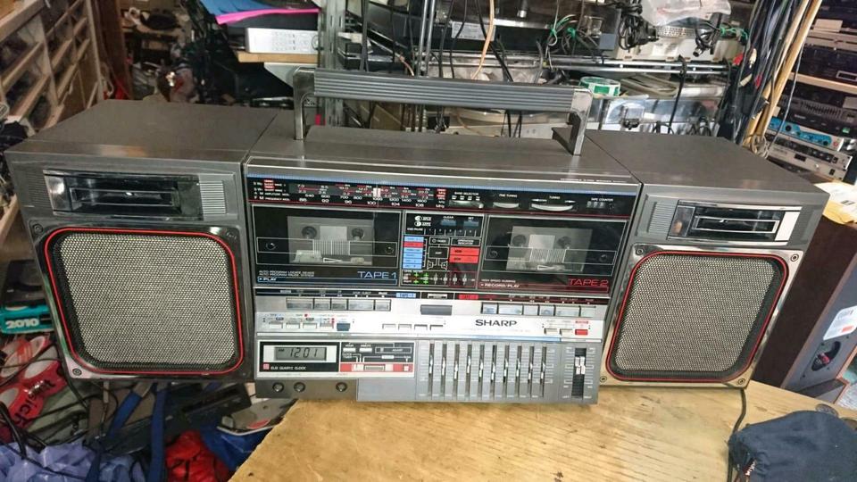 SHARP GF-800Z(D), Doppel-Radiocassetten-Recorder, etwas DEFEKT!