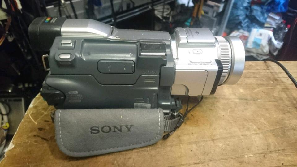 SONY DCR-TRV60E, MiniDV-Videocamera mit Zubehör!!