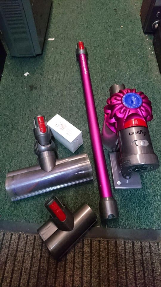 DYSON V7 motorhead, Akku-Staubsauger mit Zubehör!!