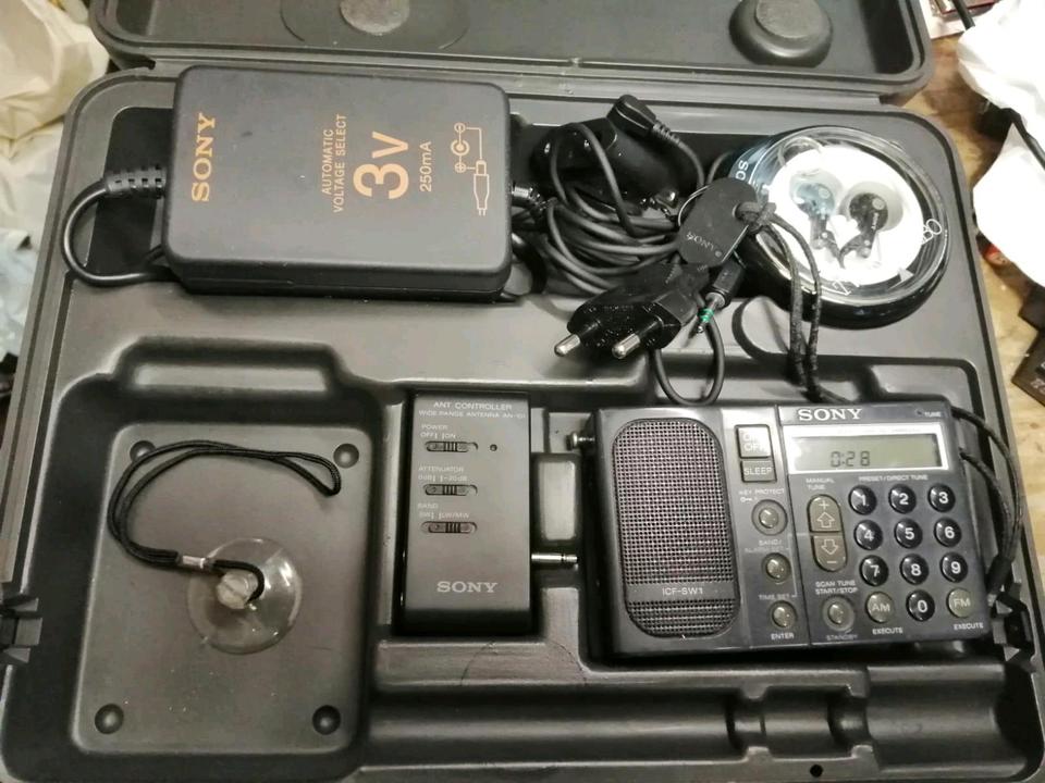SONY ICF-SW1 Receiver mit und Koffer!!! Guter Zustand!