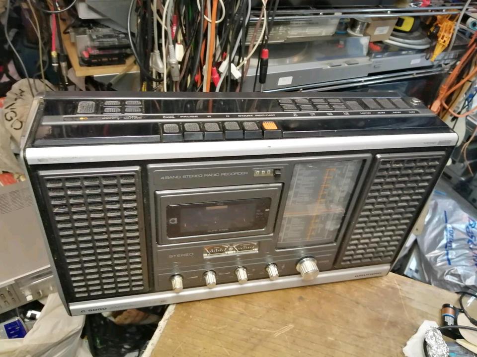 GRUNDIG C9000 AUTOMATIC, Radio-Cassetten-Recorder, etwas DEFEKT!!