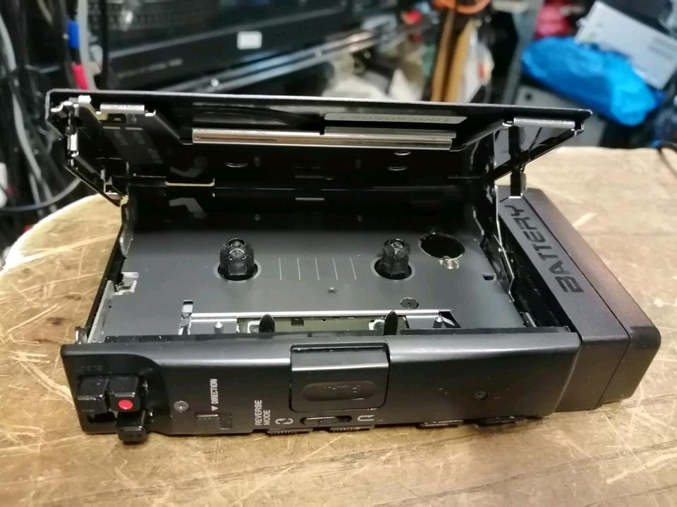 AIWA HS-J303, Walkman mit Original-Akku, DEFEKT!!!