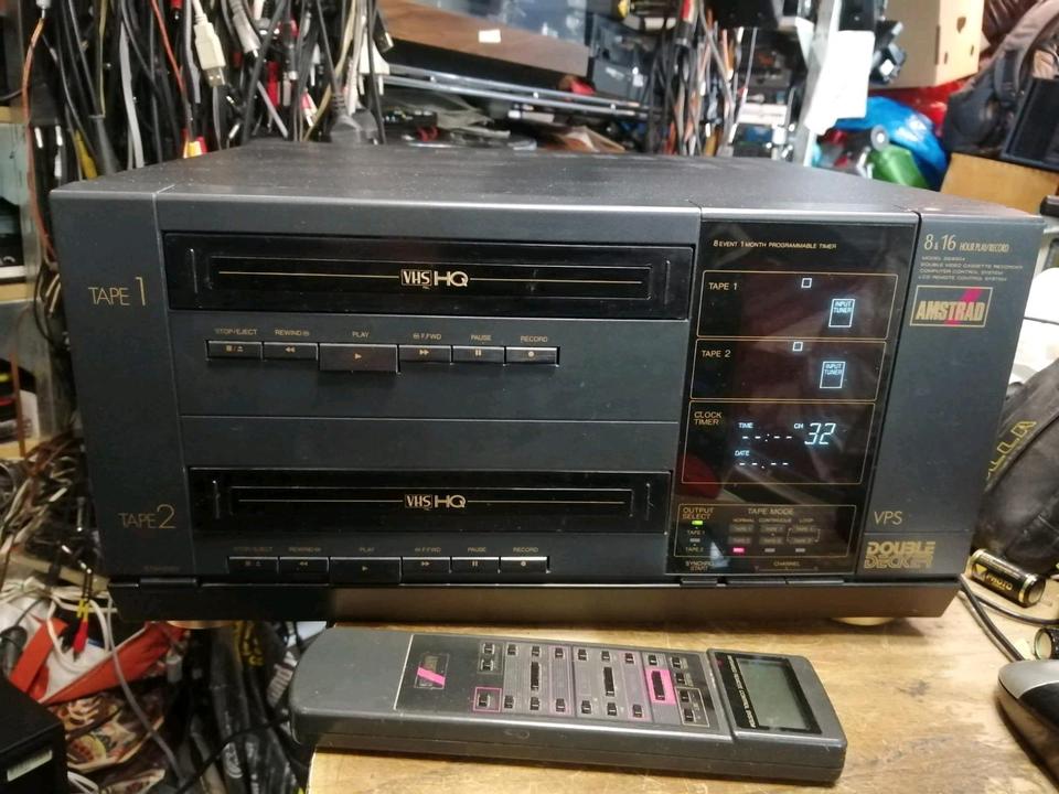 AMSTRAD DD8904, Doppel-Videocassettenrecorder, DEFEKT!,,