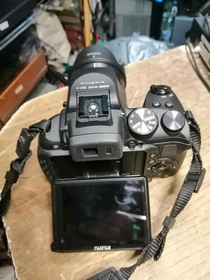 FUJIFILM FINEPIX HS35EXR, Digital-Kamera mit Zubehör!!