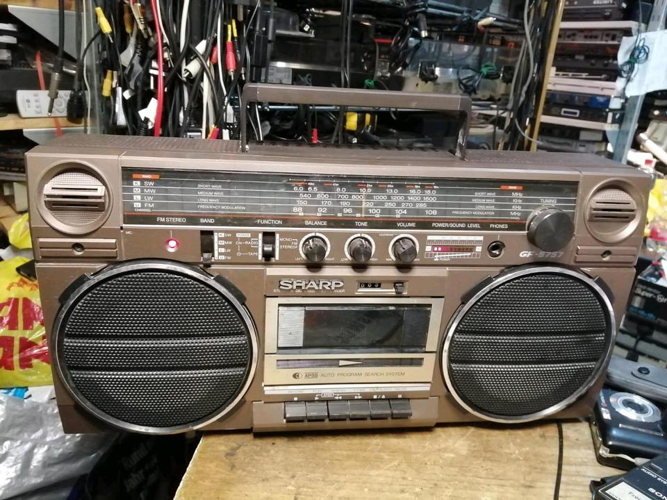 SHARP GF-5757HB, Radio-Cassetten-Recorder, etwas DEFEKT!!!