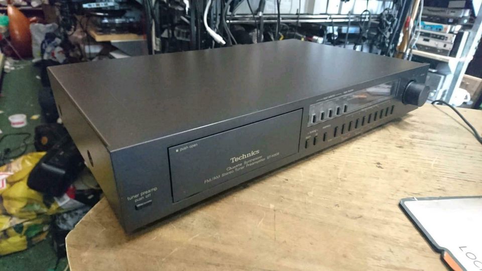 TECHNICS ST-K808 Quartz Synthesizer/ FM/AM Tuner Preamplifier