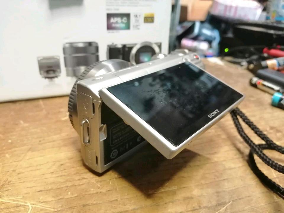 SONY Alpha NEX-5N, Digital-Kamera OHNE OBJEKTIV!! Zubehör!
