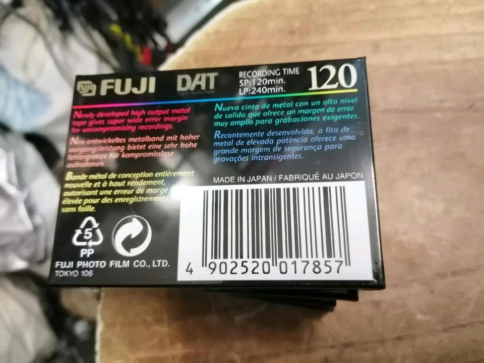 8 NEUE Digital Audio Tape Cassetten (FUJI, SONY und MAXELL!!!