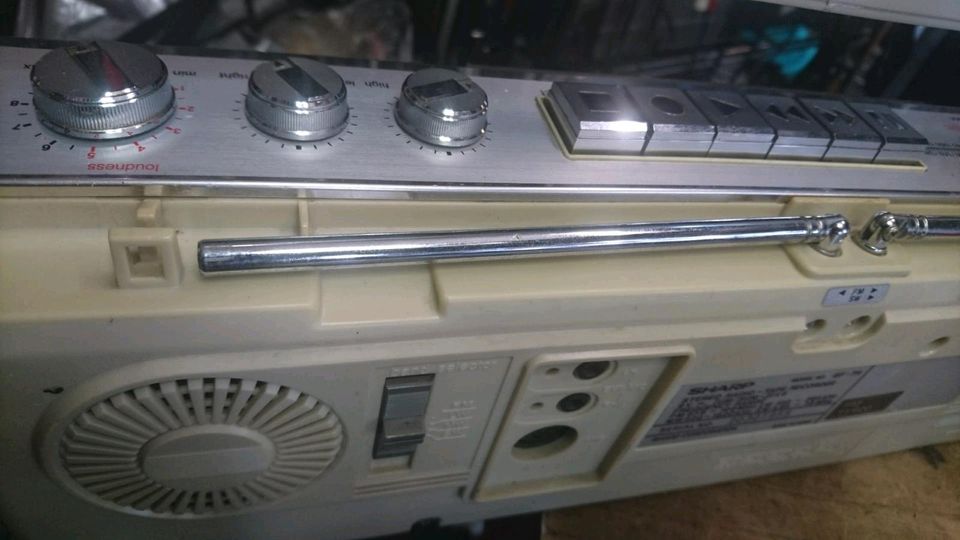 SHARP GF-7H, Radio-Cassettenrecorder, etwas DEFEKT!!!