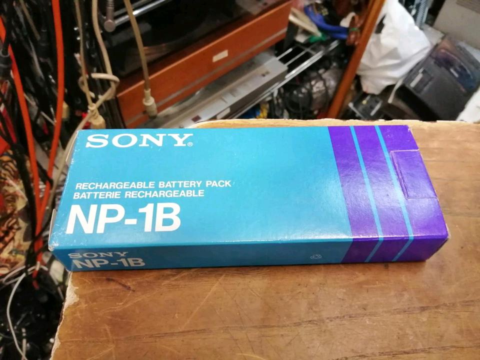 SONY NP-1B, Rechargeable Battery Packm NEU & OVP!!