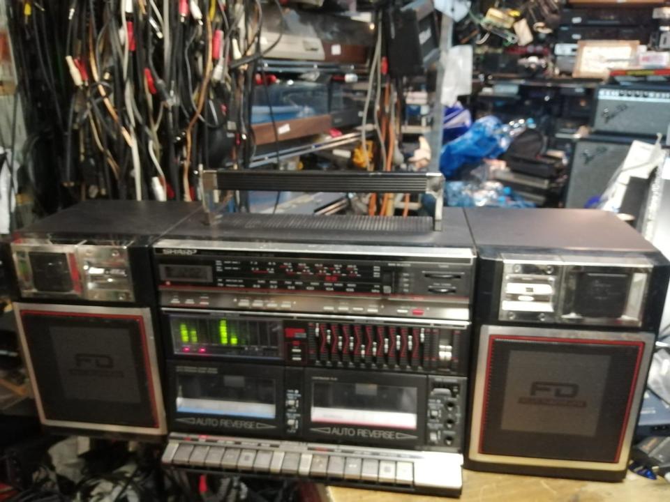 SHARP WF-939Z(BK), Ghettoblaster, etwas DEFEKT!!  XXXXXXXXXX