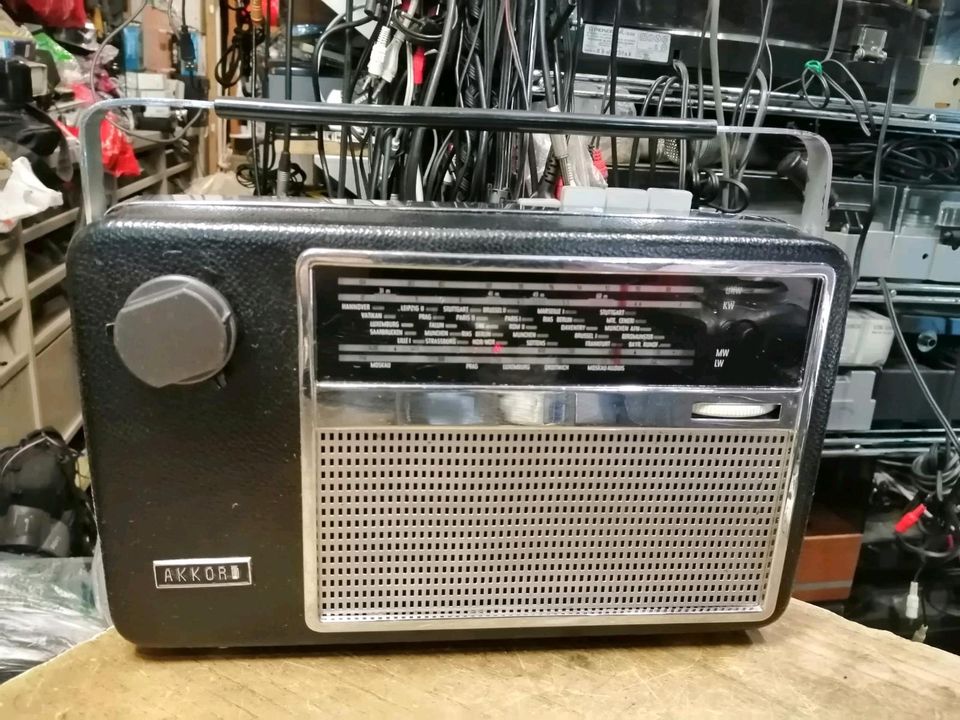 AKKORD KESSY 604, altes Radio, mit Batterie-Betrieb!!