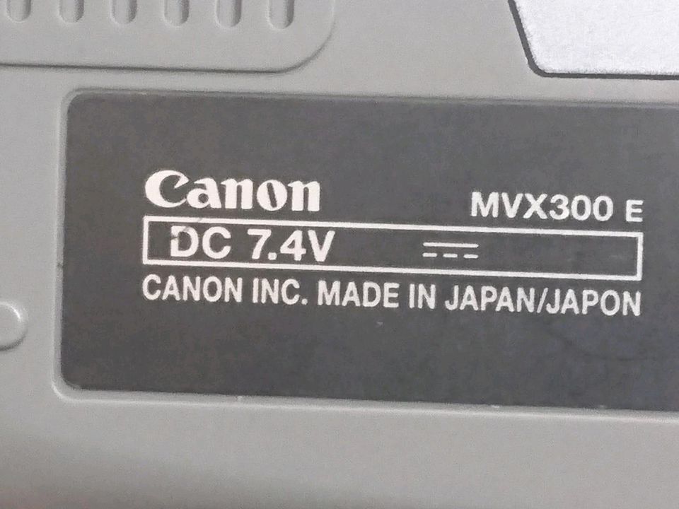 CANON MVX300E, MiniDV-Videocamera mit Zubehör!!