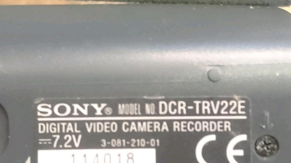 SONY DCR-TRV22E, MiniDV-Videocamera mit Zubehör!!