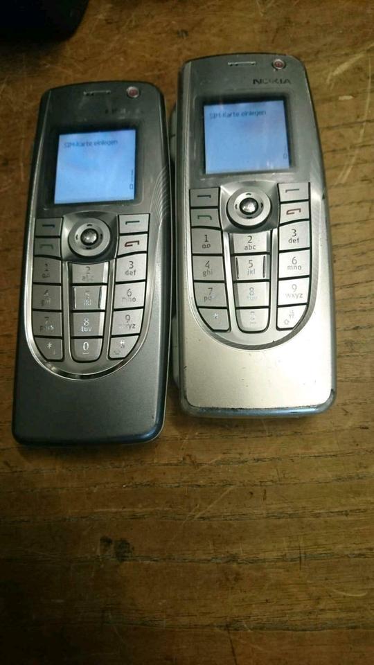 2 NOKIA Model: 9300 Type: RAE-6, Handys mit Zubehör!