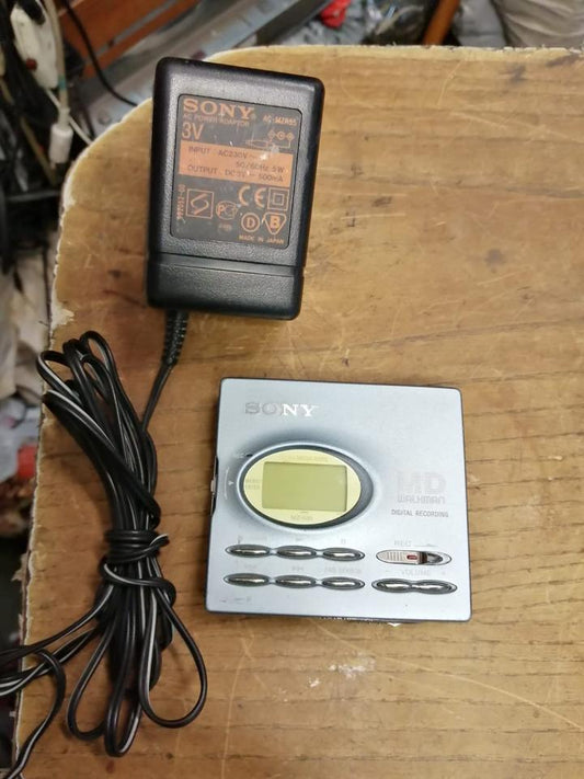 SONY MZ-R91, portabler MiniDiscman mit Original-Adapter!!
