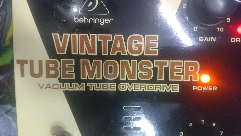 BEHRINGER VT999 Vintage Tube Monster, Effekt-Gerät!