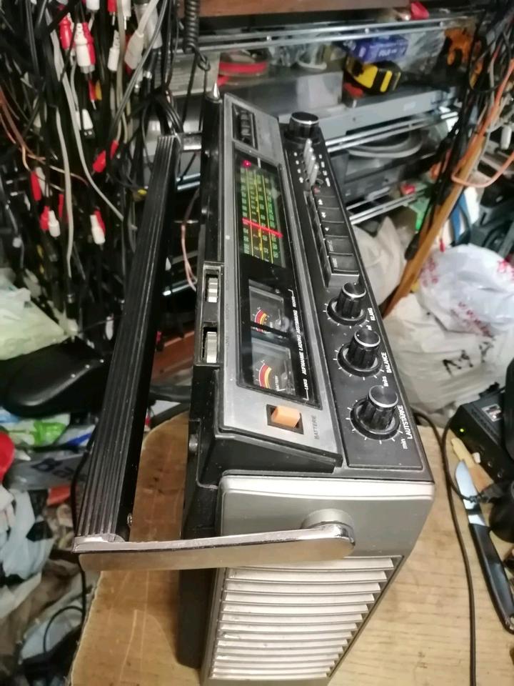 SANKEI TCR-1000V,Radio-Cassetten-Recorder, etwas DEFEKT!!