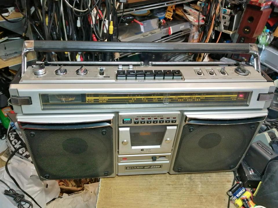 SHARP GF-8585H, Radio-Cassetten-Recorder, etwas DEFEKT!!!