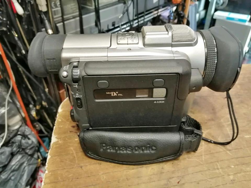 PANASONIC NV-DX100EG, MiniDV-Videocamera mit Zubehör!!!