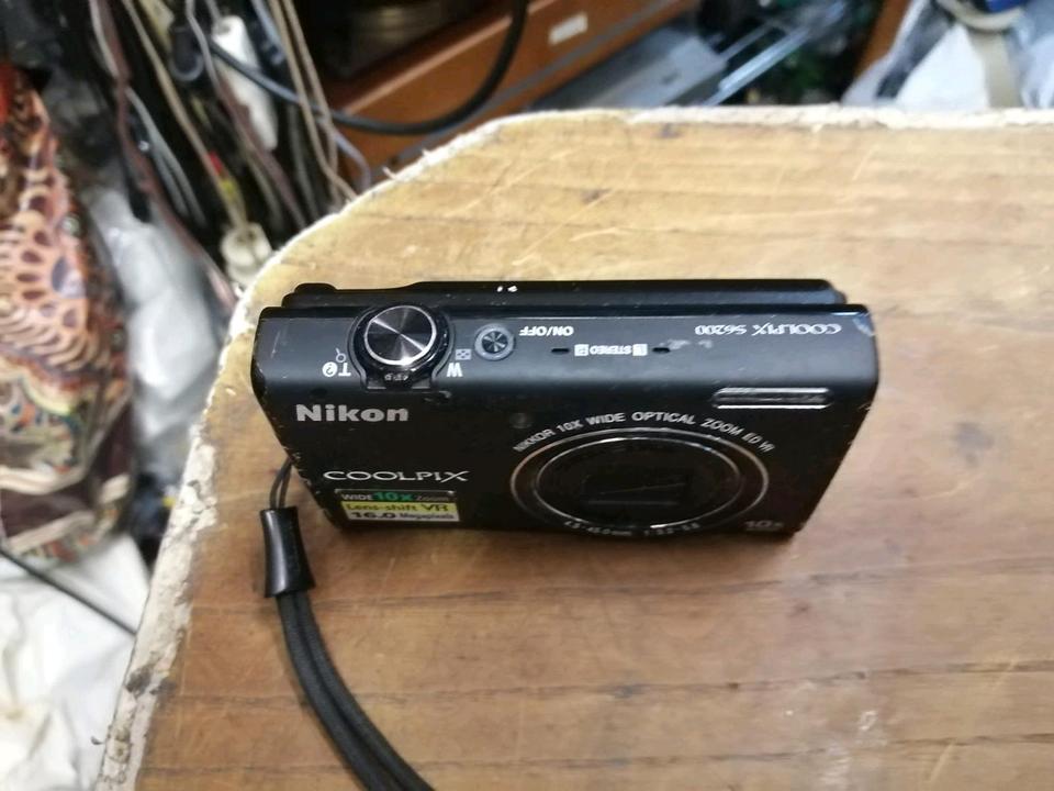 NIKON COOLPIX S6200, Digital-Kamera, OHNE Speicherkarte!!