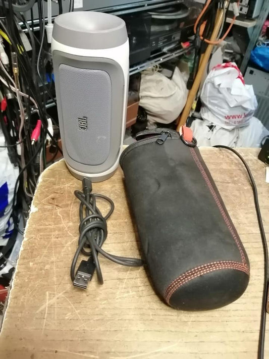 JBL IC:6132A-JBL CHARGE, Bluetooth-Lautsprecher, guter Zustand!!!