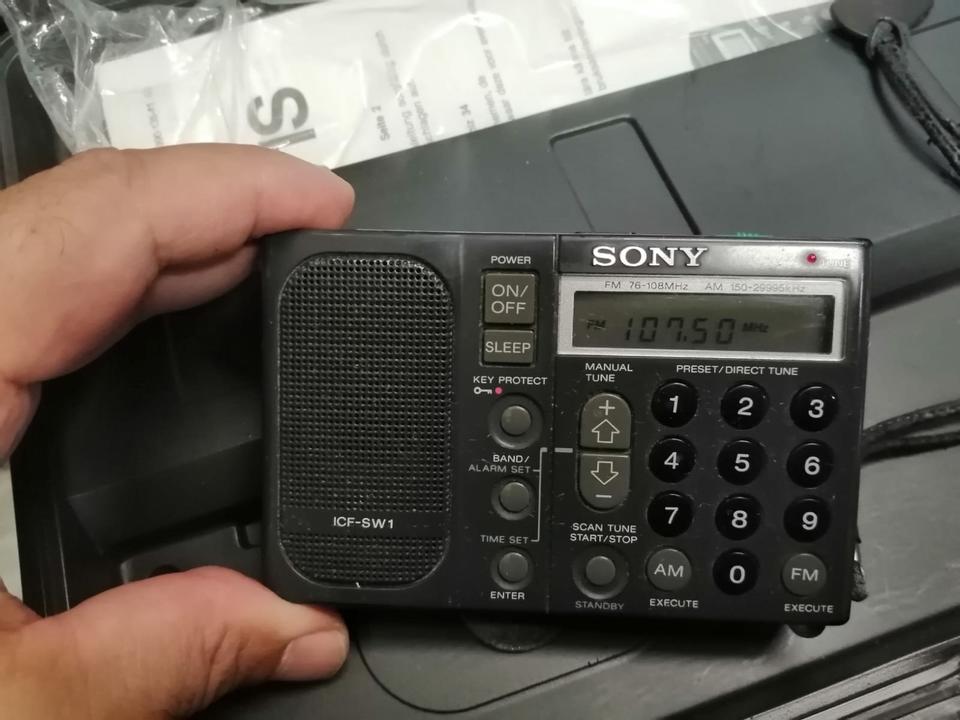 SONY ICF-SW1 Receiver mit und Koffer!!! Guter Zustand!