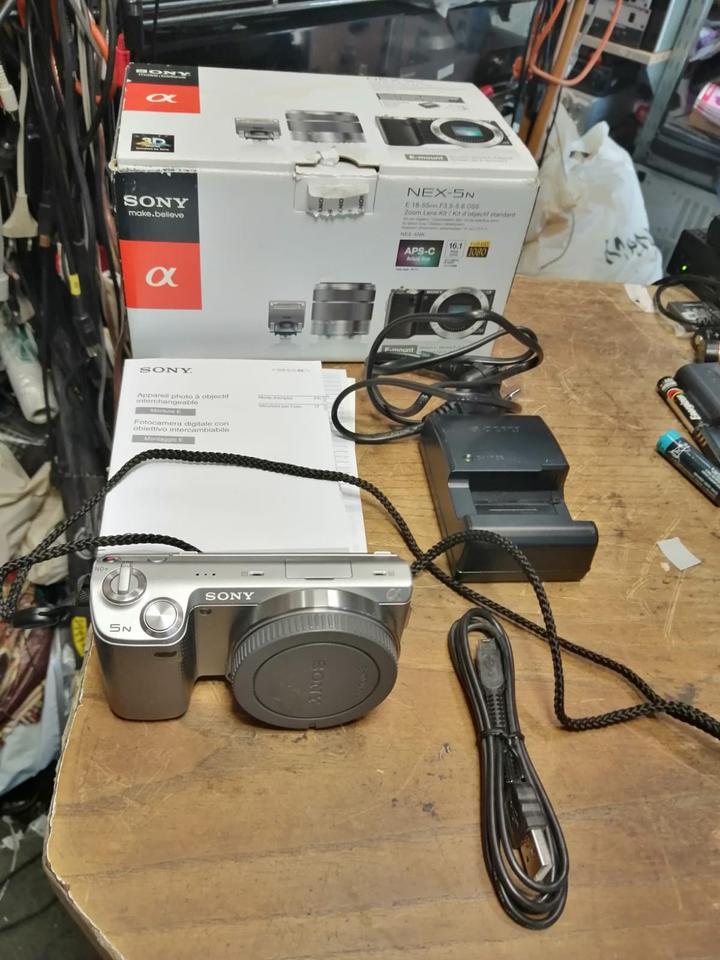 SONY Alpha NEX-5N, Digital-Kamera OHNE OBJEKTIV!! Zubehör!
