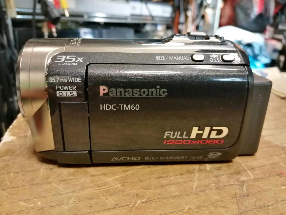 PANASONIC HDC-TM60, Videocamera, OHNE Speicherkarte!!