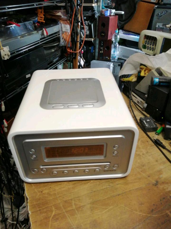 SONORO No.: AU-1100 cubo CD-Radio, etwas DEFEKT!!!