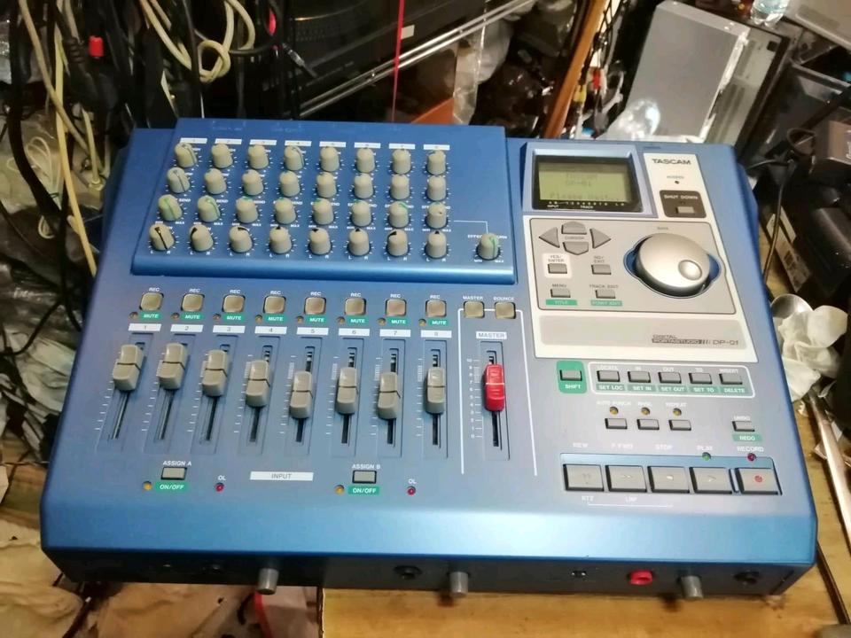 TASCAM DP-01, Mixer, DEFEKT!!!