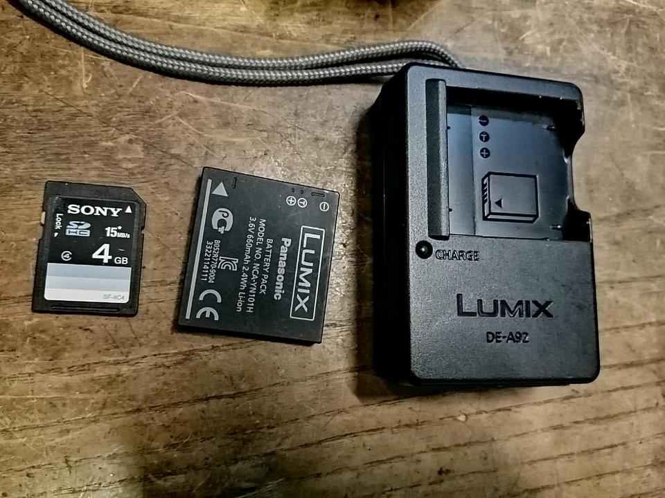 PANASONIC LUMIX DMC-FS35, Digital-Kamera mit Zubehör!!