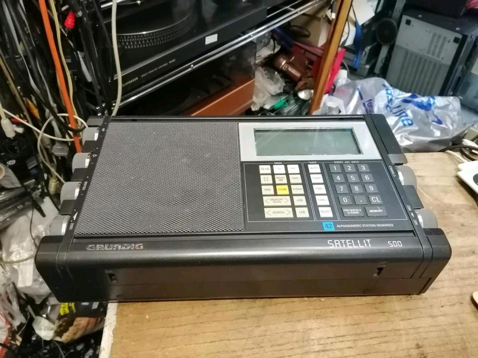GRUNDIG SATELLIT 500, Radio OHNE Adapter!! Guter Zustand!